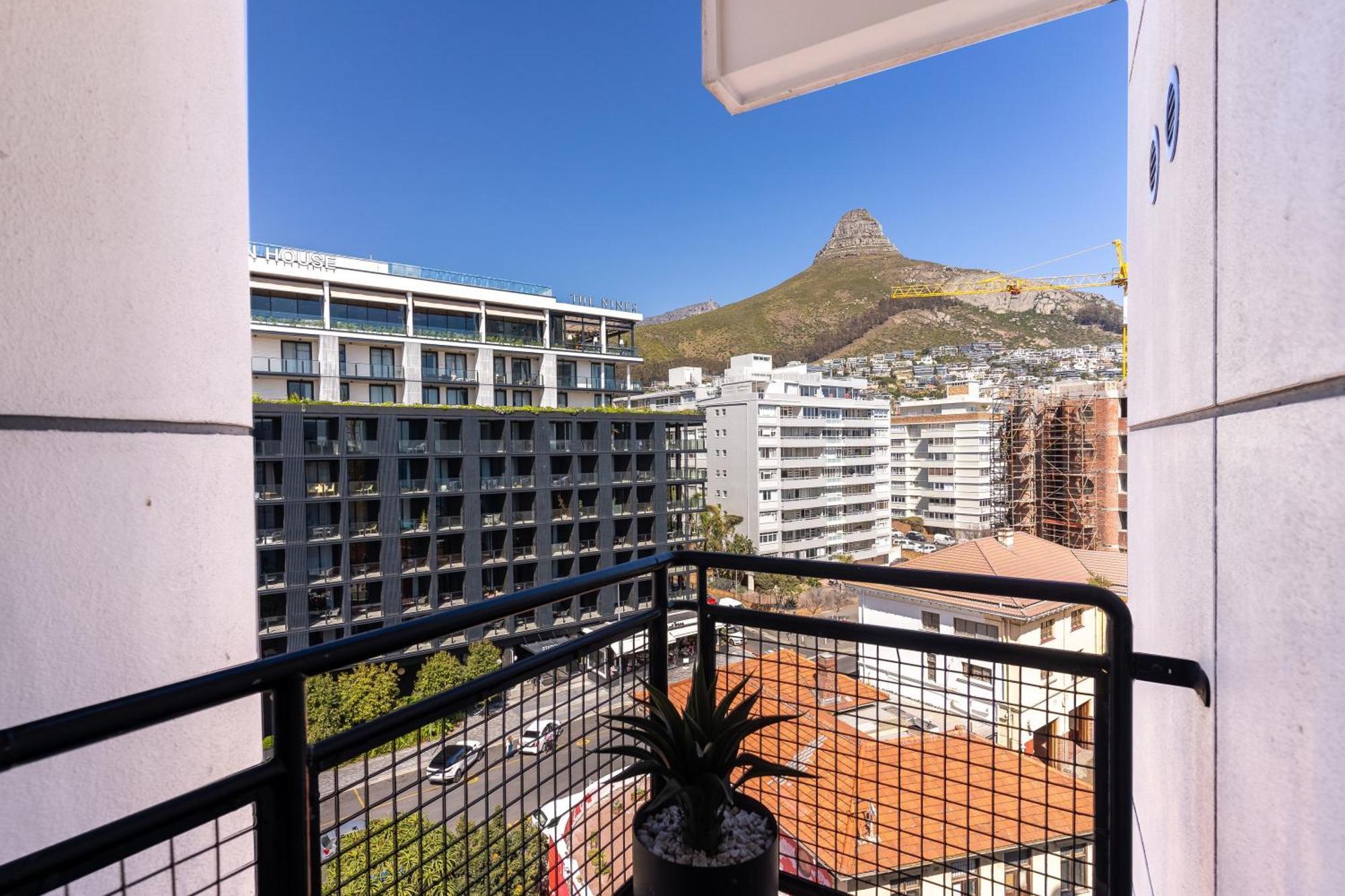 Flamingo 704 - Sea Point Aprt Cape Town